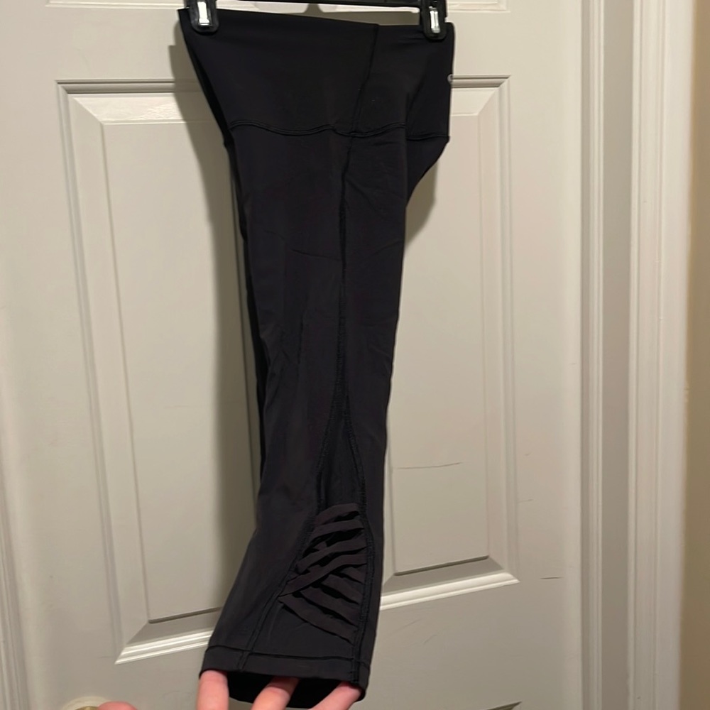 Lululemon women’s leggings cropped NWOT